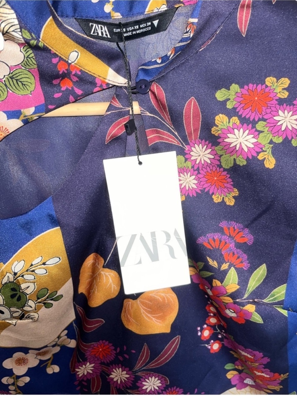 Zara Satin Floral Scarf Print Keyhole Crop Top NWT XS Y2K Retro Chic - Picture 7 of 7